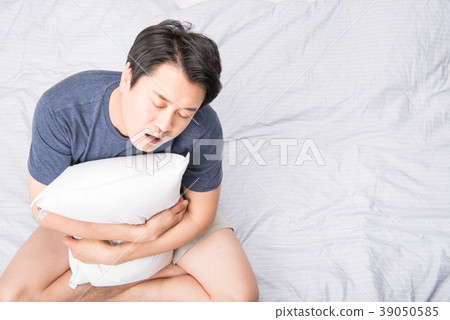 Morning, weather, middle-aged Morning, weather, middle-aged 39050585