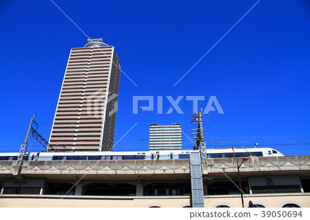 Scenery in front of Gifu station Train passing 39050694