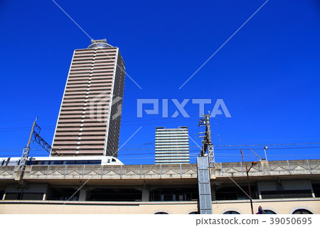 Scenery in front of Gifu station Train passing 39050695