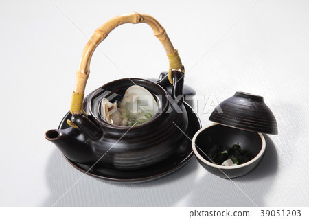 clam or mussel cuisine clam or mussel cuisine 39051203