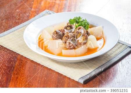 clam or mussel cuisine clam or mussel cuisine 39051231