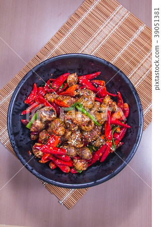clam or mussel cuisine 39051381