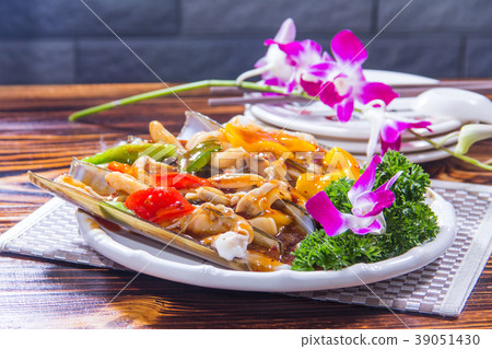 clam or mussel cuisine clam or mussel cuisine 39051430