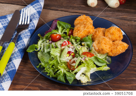 Mixed salad. 39051708