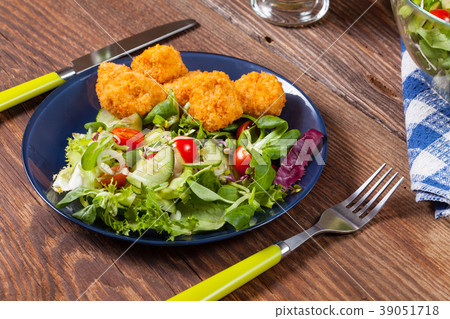 Mixed salad. Mixed salad. 39051718