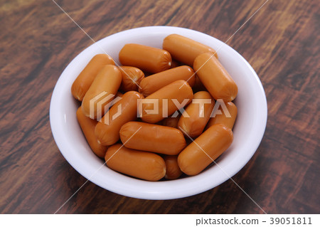 Smoked cheese Smoked cheese 39051811