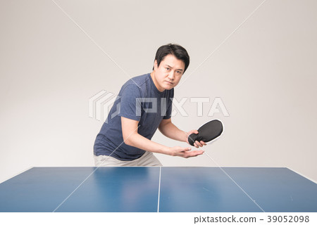 Morning, middle-aged, table tennis 39052098