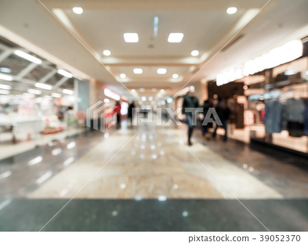 Shopping mall blur background Shopping mall blur background 39052370