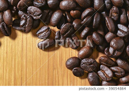 Coffee beans background ,coffee beans on wooden 39054864