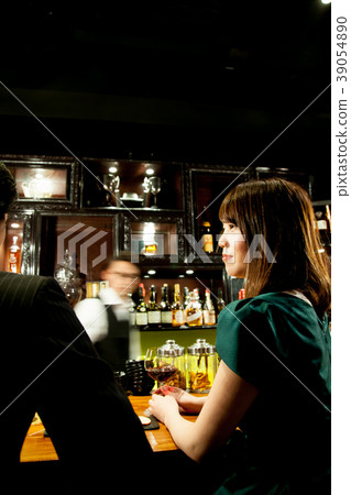 Bar restaurant woman 39054890