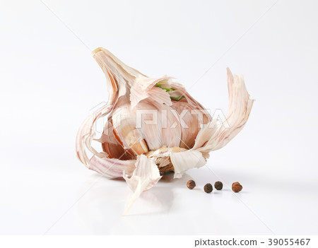 bulb of fresh garlic bulb of fresh garlic 39055467