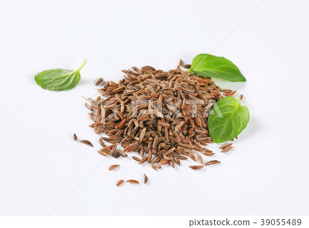 handful of caraway seeds 39055489