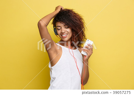 Lifestyle Concept - Portrait of beautiful African 39057275