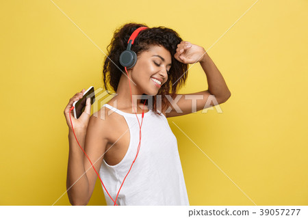 Lifestyle Concept - Portrait of beautiful African 39057277