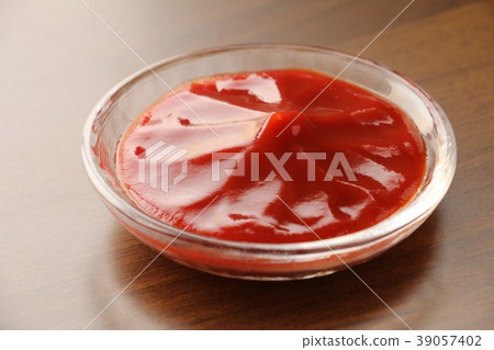 tomato ketchup tomato ketchup 39057402