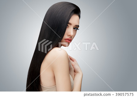 Brunette asian girl with long straight hair 39057575