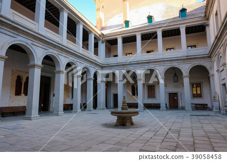 Segovia Alcazar 39058458