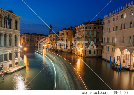 Venice at night, Italy. Grand Canal, old buildings Venice at night, Italy. Grand Canal, old buildings 39061751