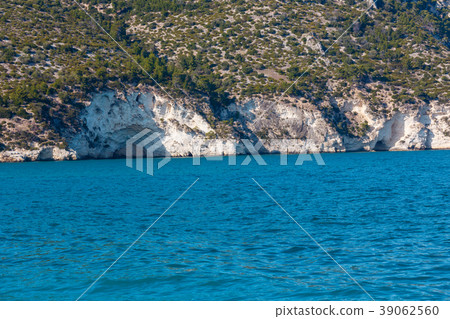 Summer sea beach Contrada Mattinatella, Italy. 39062560