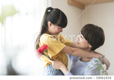 Mother's Day Parent-Child Family Image Mother's Day Parent-Child Family Image 39062858