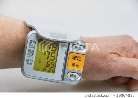 Normal blood pressure Normal blood pressure 39064853