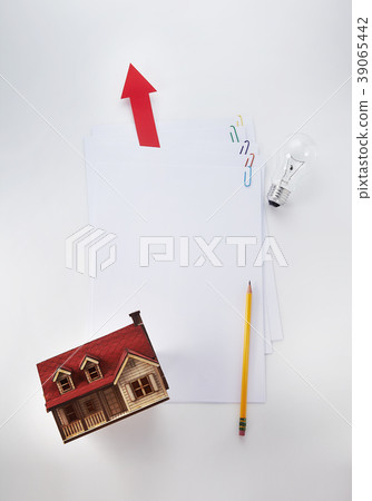 Housing, Clip, Pencil, Light Bulb, Arrow 39065442