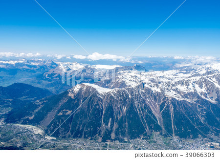 Mont Blanc mountain in France Mont Blanc mountain in France 39066303