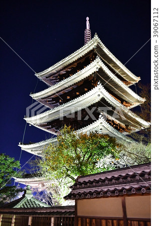 Tower of Yasaka 39067112