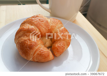croissant or french croissant croissant or french croissant 39067672