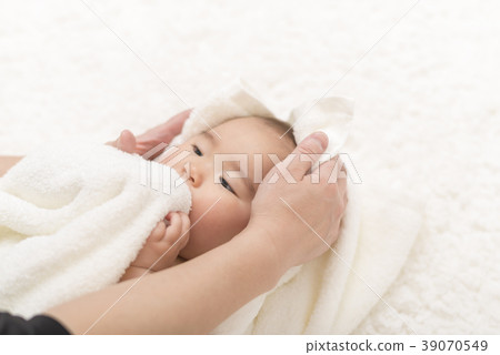 Baby after bath Baby after bath 39070549