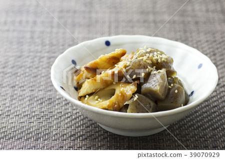 Boiled sweet and sour cream of konjac and chikuwa 14 Boiled sweet and sour cream of konjac and chikuwa 14 39070929