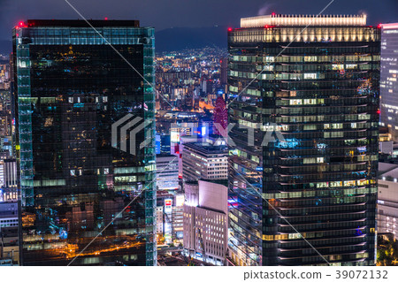 «大阪府»梅田,大前大阪的夜景 «大阪府»梅田,大前大阪的夜景 39072132