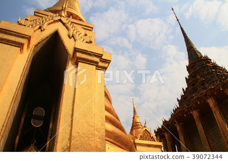 Wat Phra Kaew 39072344