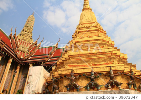 Wat Phra Kaew 39072347