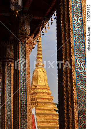 Wat Phra Kaew 39072352