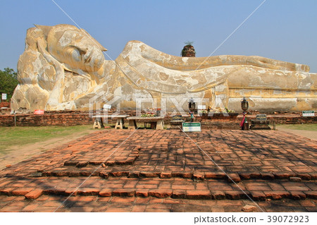 Ayutthaya ruins (Wat Rokayasta) Ayutthaya ruins (Wat Rokayasta) 39072923