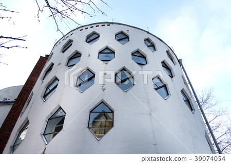 Photo interesting architecture house Hive Photo interesting architecture house Hive 39074054