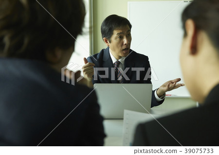 Business meeting 39075733