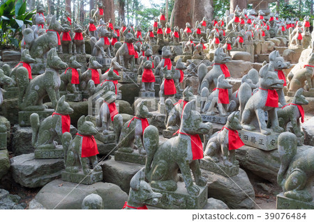 [Aichi Prefecture] Toyokawa Inari Reizuka 39076484