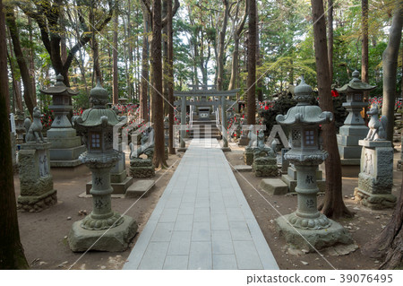 [Aichi Prefecture] Toyokawa Inari Reizuka 39076495