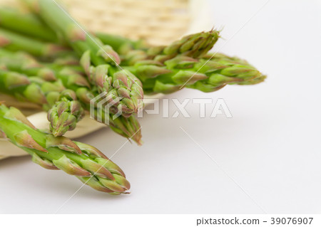 Asparagus white background Asparagus white background 39076907