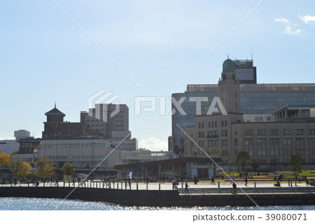 Yokohama Customs and Kanagawa Prefectural Office Yokohama Customs and Kanagawa Prefectural Office 39080071