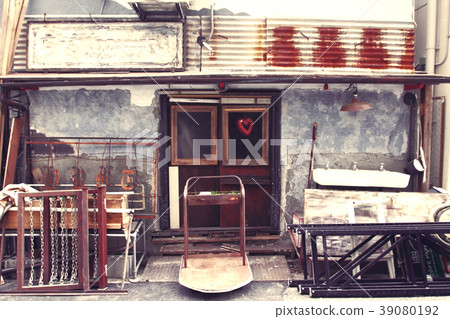 closed closed 39080192