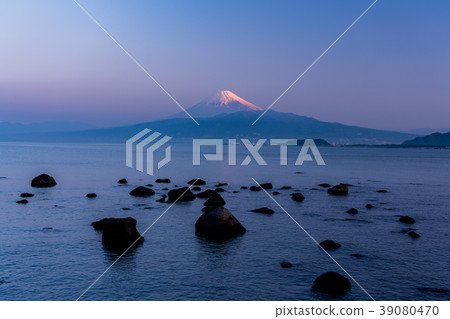 << Shizuoka Prefecture >> Mt. Fuji over the Suruga Bay 39080470