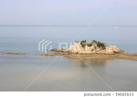 Tsukinokoshi located on the Shonai Peninsula 39081613