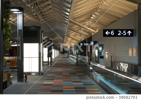 在Centrair限制區內，移動人行道和終端 39082701