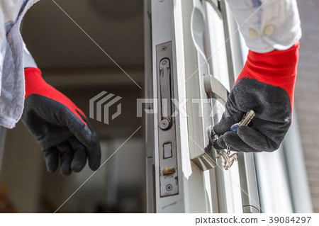 Key repair 39084297