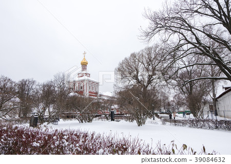 Novodevichy Convent 39084632