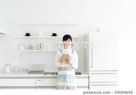 Kitchen tablet housewife 39089698