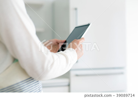 Kitchen tablet housewife Kitchen tablet housewife 39089714